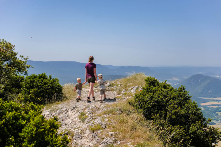 Wandeling Roche-Colombe bij bos van Saoû